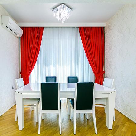 Park Azure Vip Apartment By Baku Housing Extérieur photo