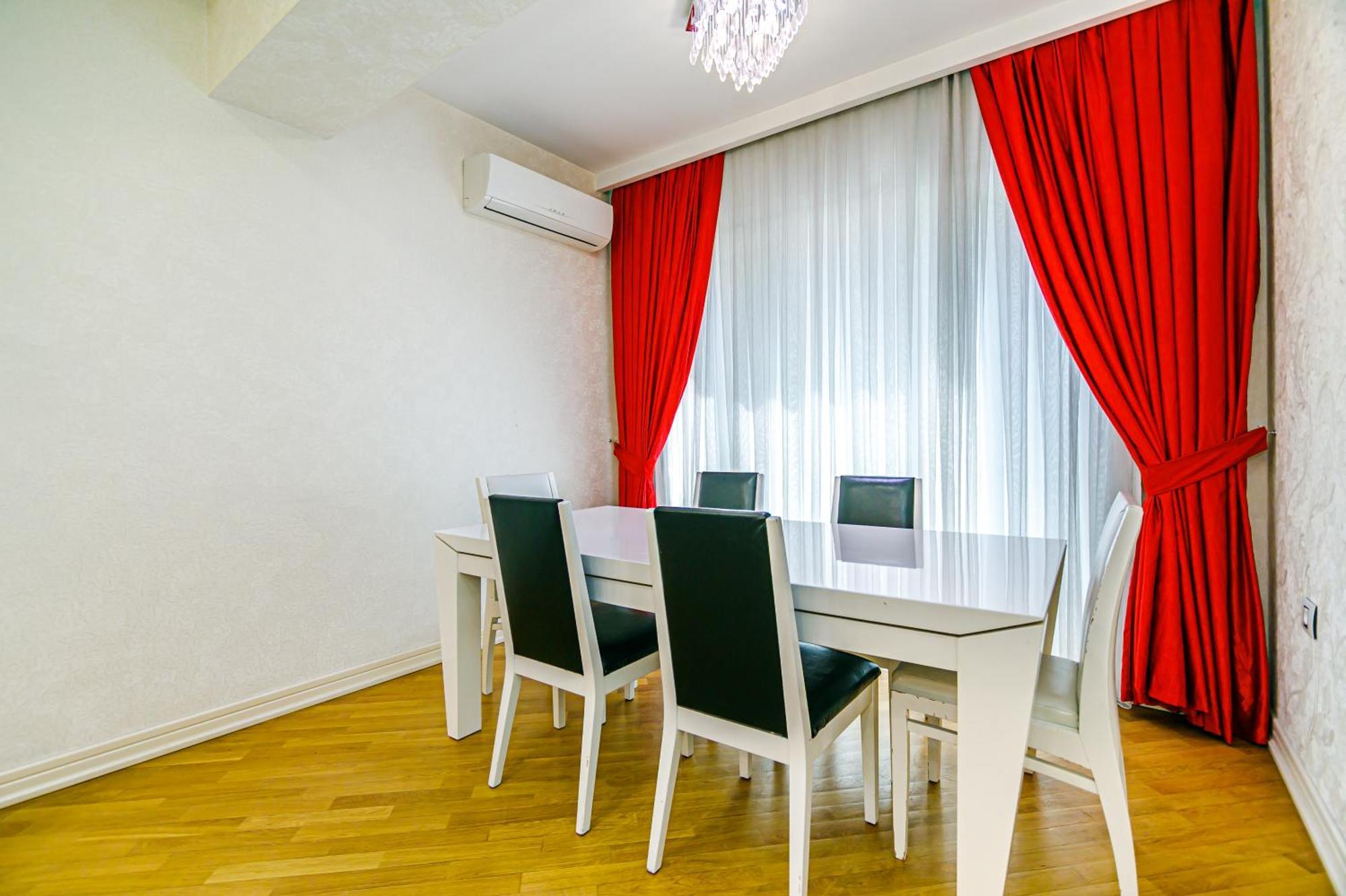 Park Azure Vip Apartment By Baku Housing Extérieur photo